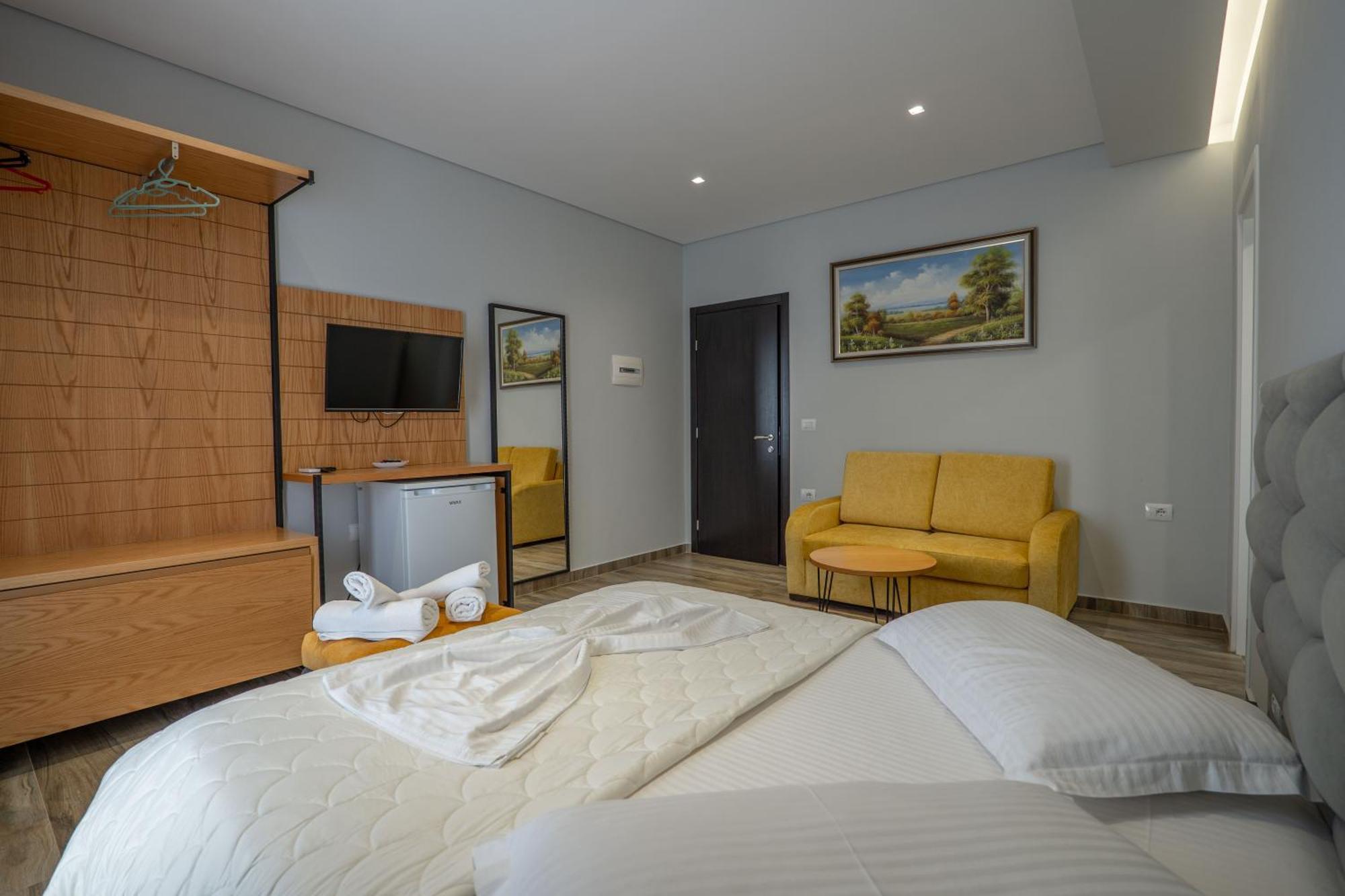 Sunkised Hotel Sarande Exterior photo
