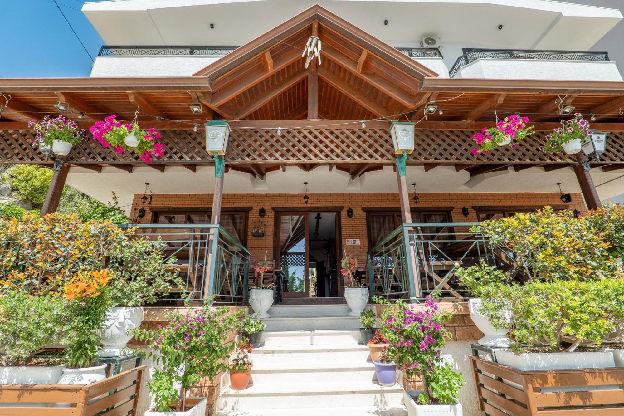 Sunkised Hotel Sarande Exterior photo
