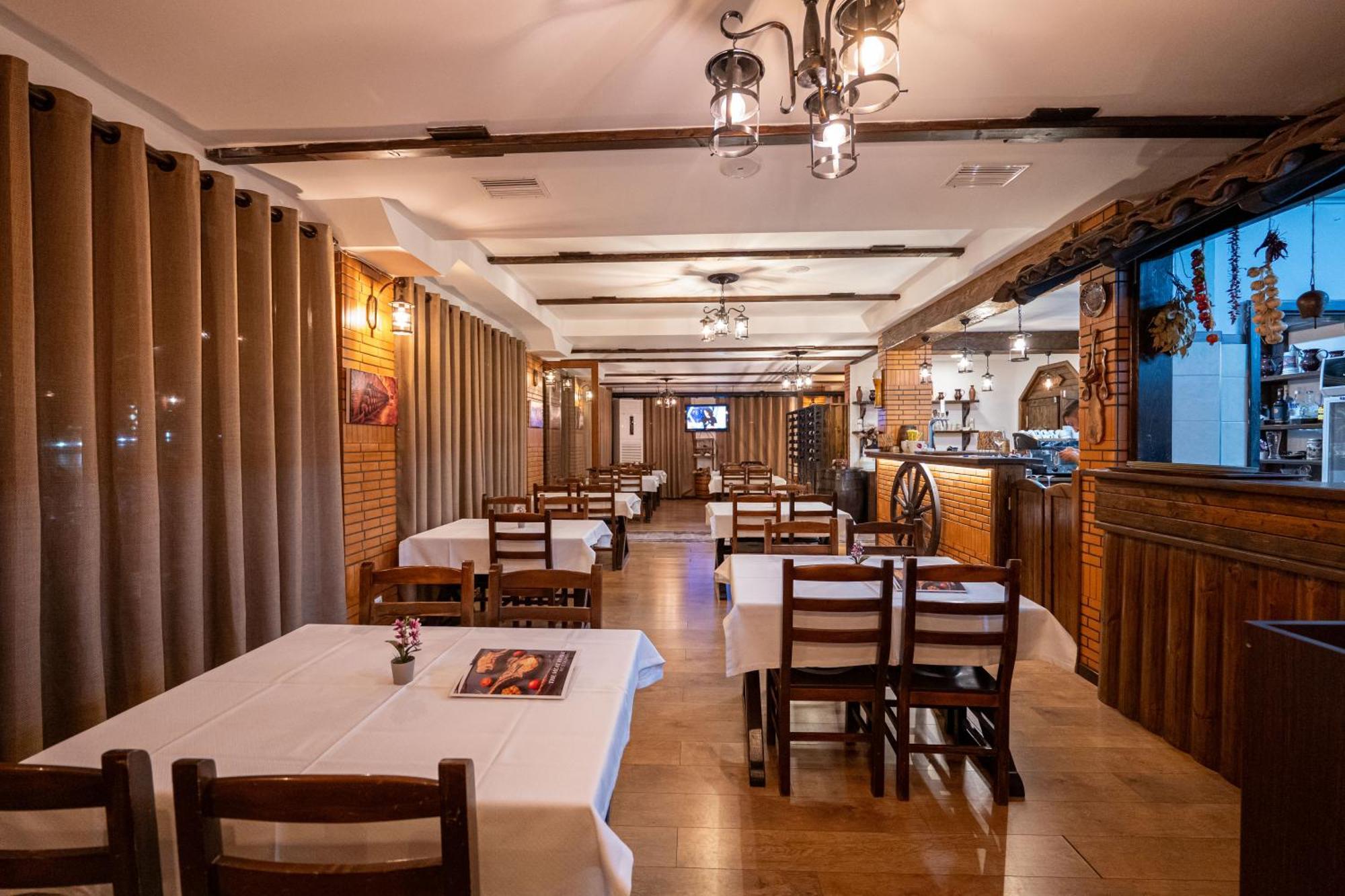 Sunkised Hotel Sarande Exterior photo