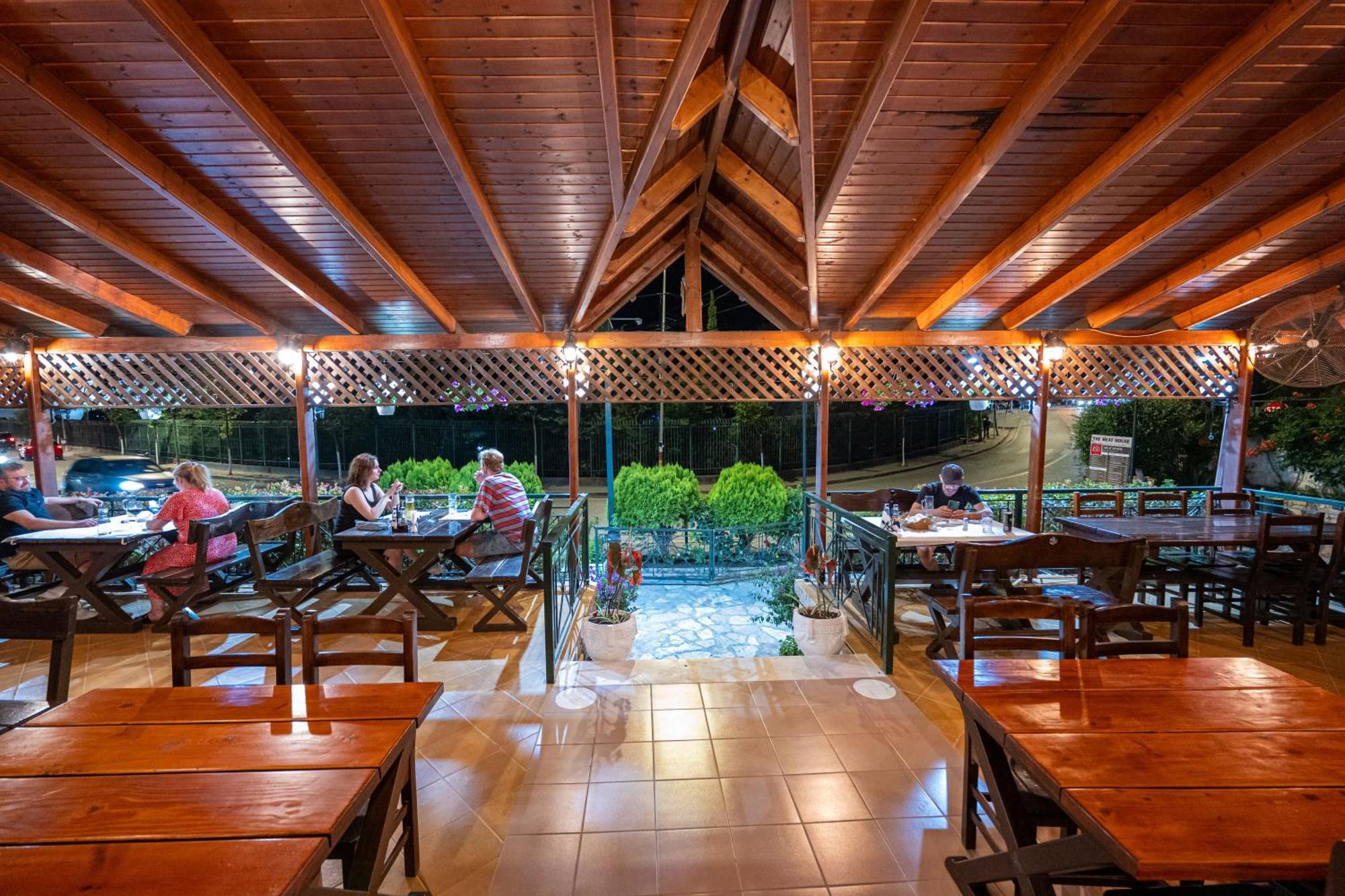Sunkised Hotel Sarande Exterior photo