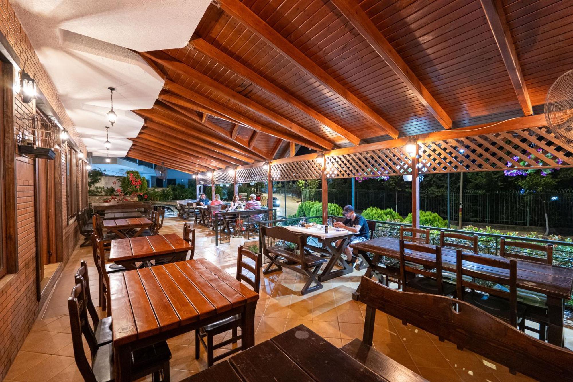 Sunkised Hotel Sarande Exterior photo