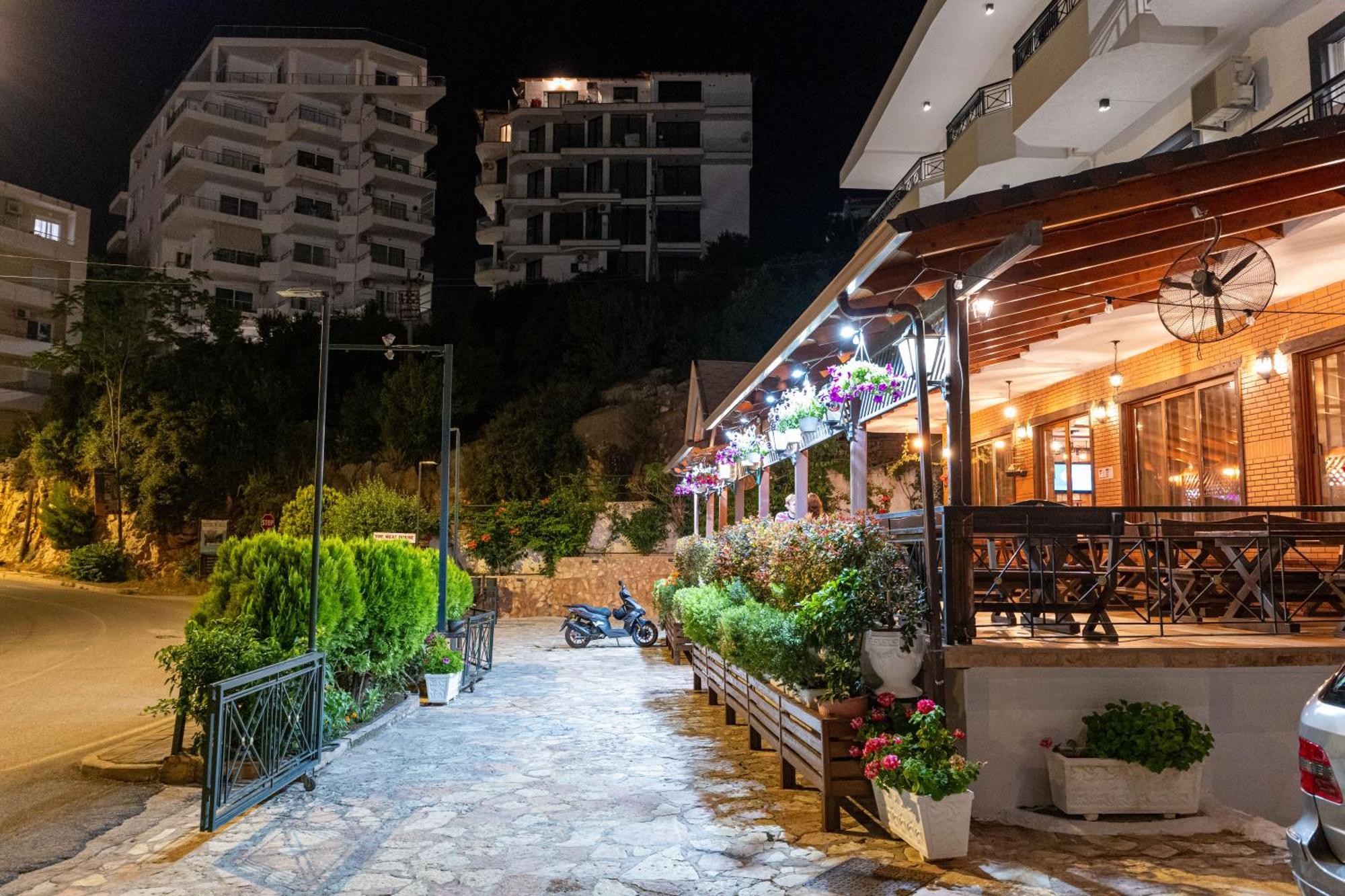 Sunkised Hotel Sarande Exterior photo