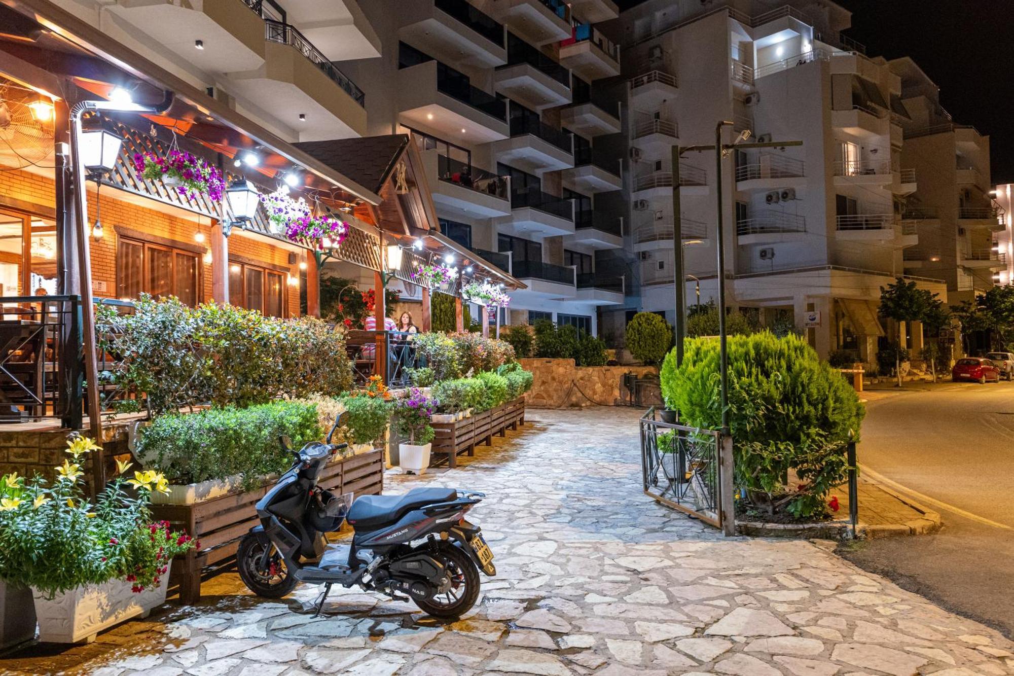 Sunkised Hotel Sarande Exterior photo